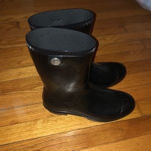 NEW UGG RAINBOOT WITH FOLD OVER SOCK